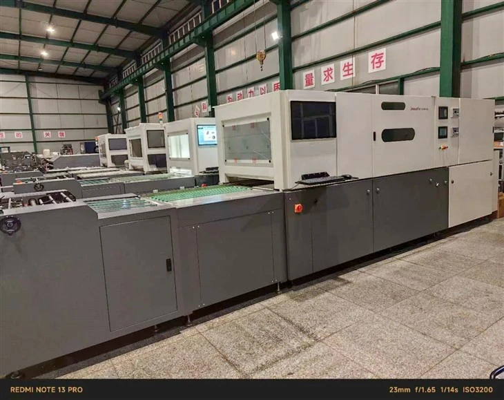 B2 Digital UV Spot Varnish Coating And Cold Foiling Machine